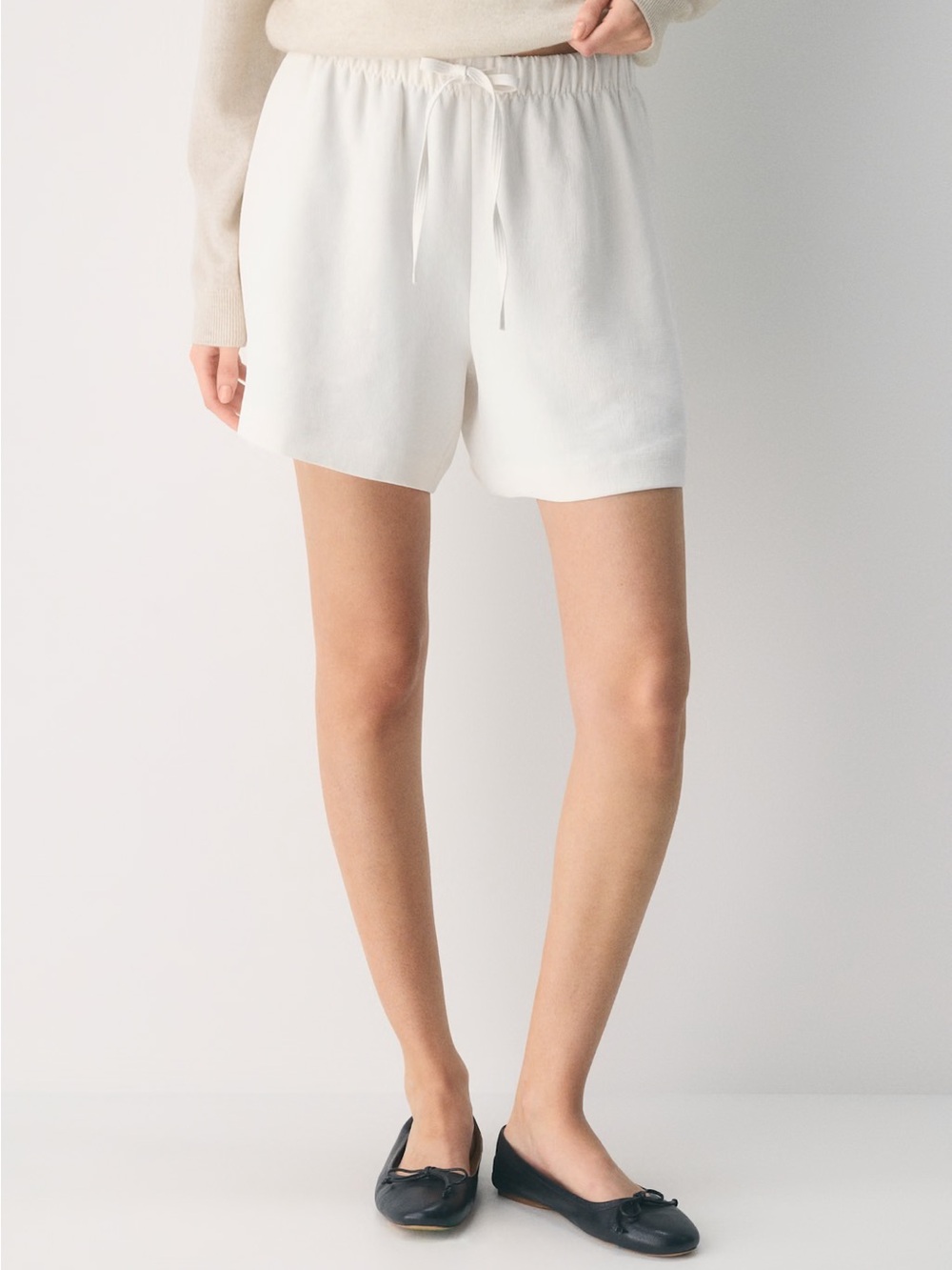 NWT - Aritzia The Lodge Short™ Mid-Thigh - Crepette™ - Light Birch - 2XS